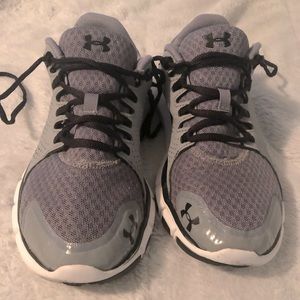 Under Armour shoes Size 9.5